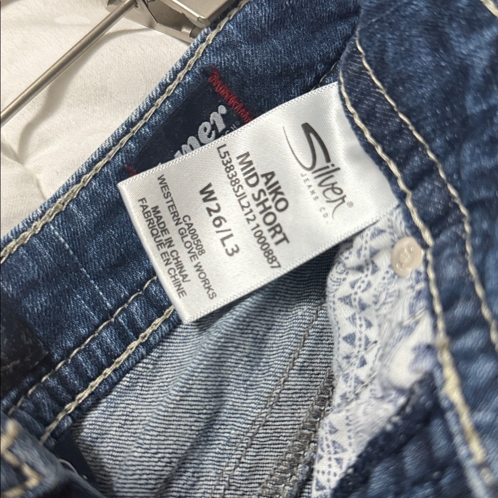 Silver Jeans Shorts Aiko Sz: 26 - Picture 4 of 4